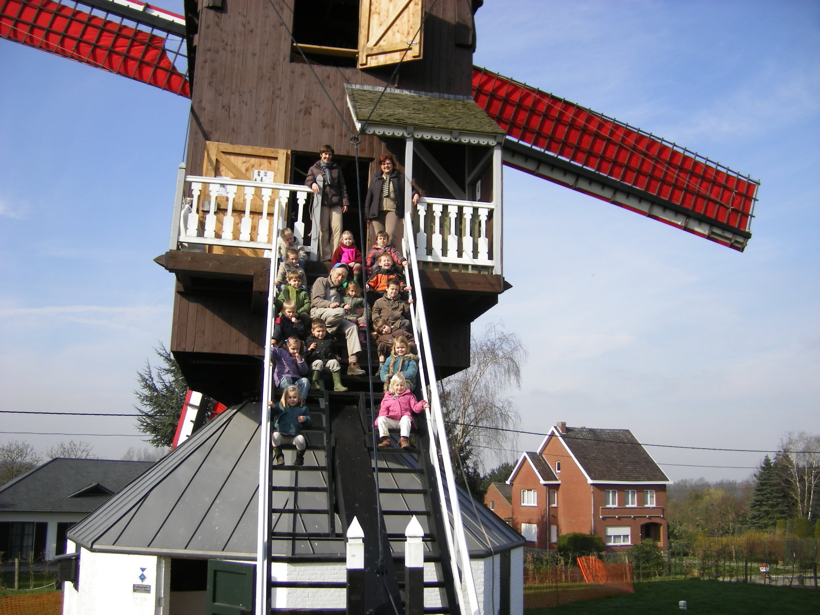 genieten met de ganse klas en de voorzitter van Levende Molens